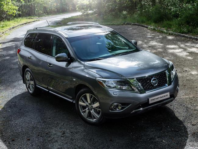 Nissan pathfinder r52 замена свечей