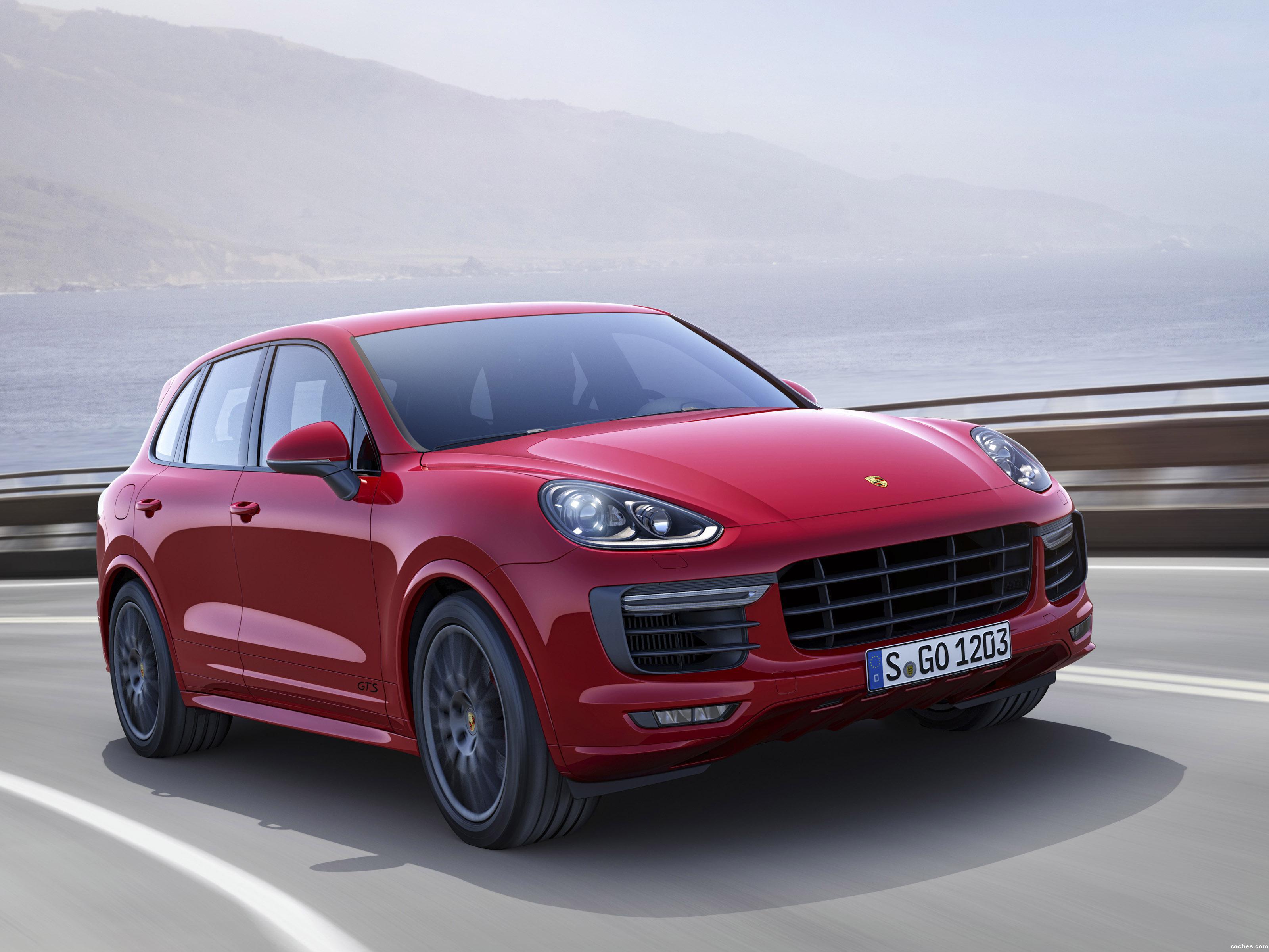 Porsche cayenne gts 2015