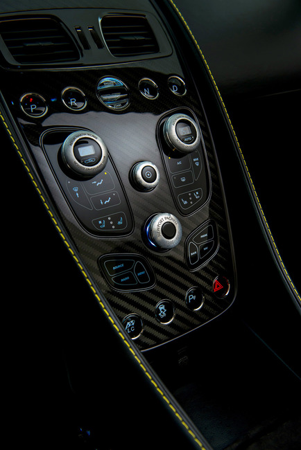 Aston Martin Works Vanquish 60 Aniversario 2014 interior 03