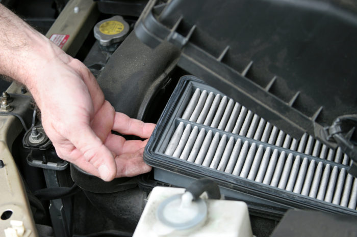 Cómo cuidar el filtro de aire de tu coche - Todos los secretos que cuidan  de tu coche. El blog de Midas