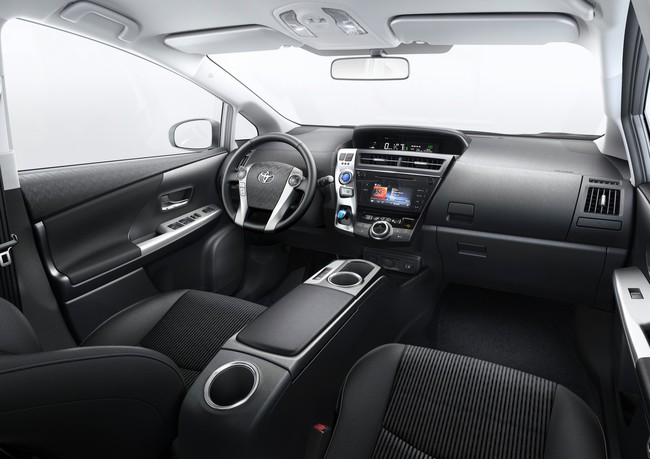 Toyota Prius+ 2015 interior 01