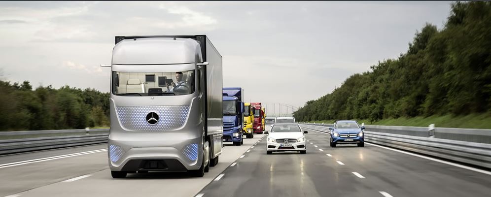 conducción por carretera Truck Mercedes Benz 2025