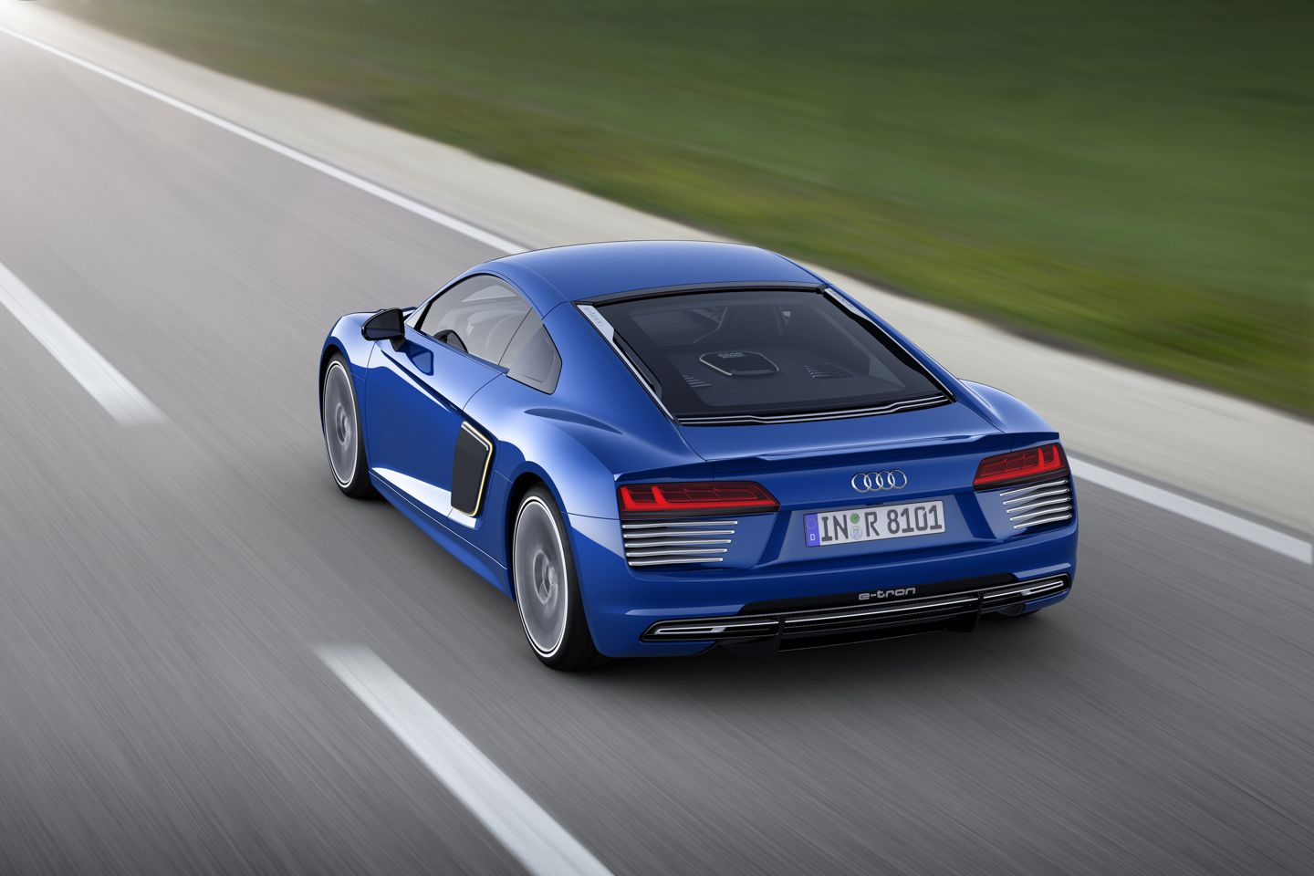 Audi-R8-e-tron-2015-08.jpg