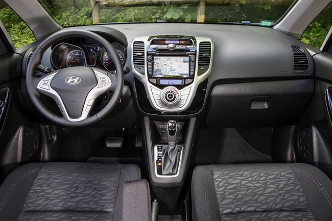 Hyundai ix20 2015 interior 09