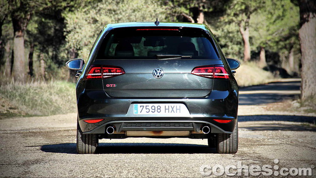 Volkswagen_Golf_GTI_Performance_006
