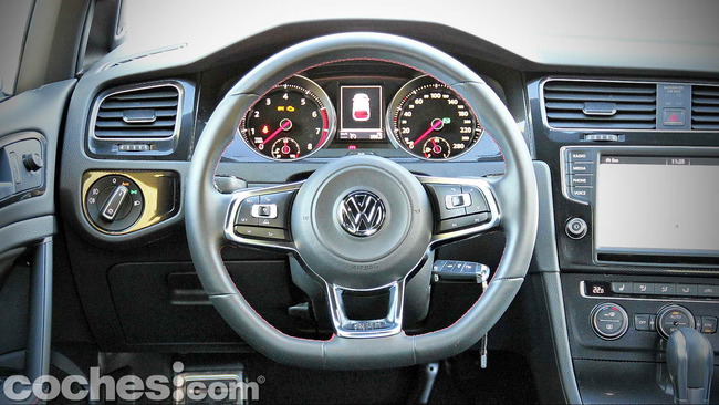 Volkswagen_Golf_GTI_Performance_028