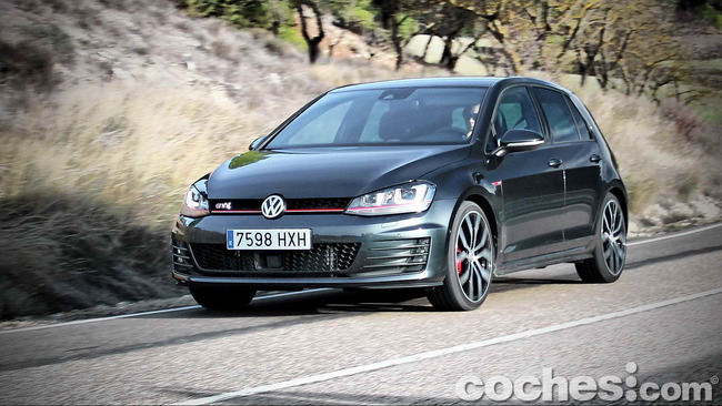 Volkswagen_Golf_GTI_Performance_060