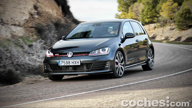 Volkswagen_Golf_GTI_Performance_066