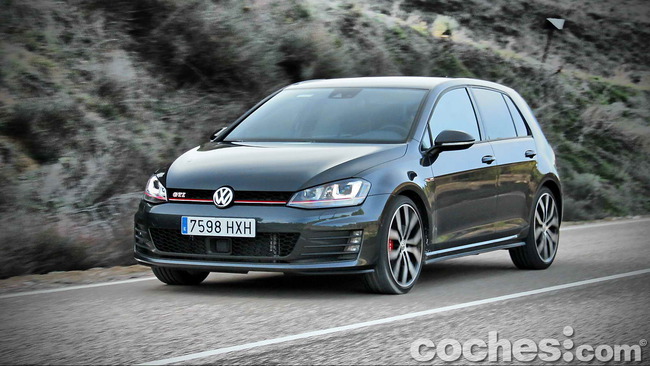 Volkswagen_Golf_GTI_Performance_070