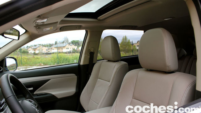 Prueba Mitsubishi Outlander PHEV 2015 interior 18