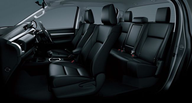 Toyota Hilux 2016 doble cabina interior 01