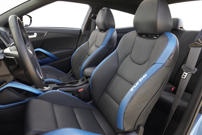 Hyundai Veloster 2015 interior 01
