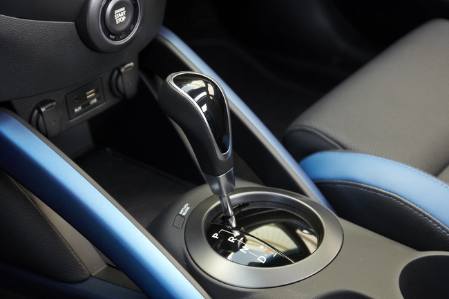 Hyundai Veloster 2015 interior 04