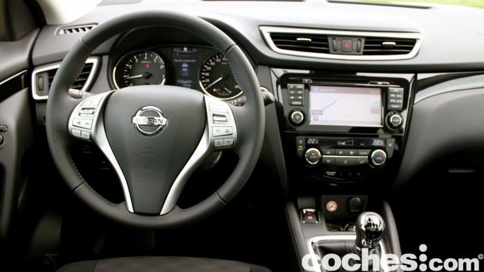 Prueba Nissan Qashqai DIG-T 163 CV 2015 interior 03