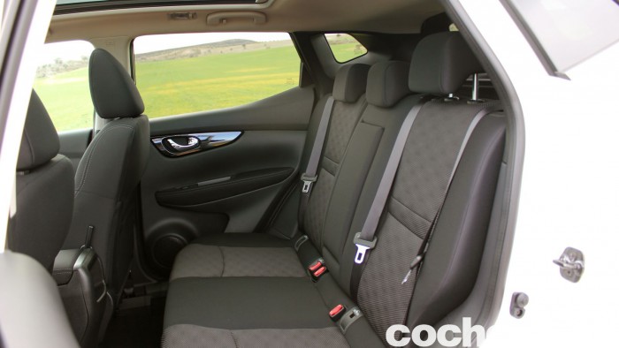 Prueba Nissan Qashqai DIG-T 163 CV 2015 interior 11