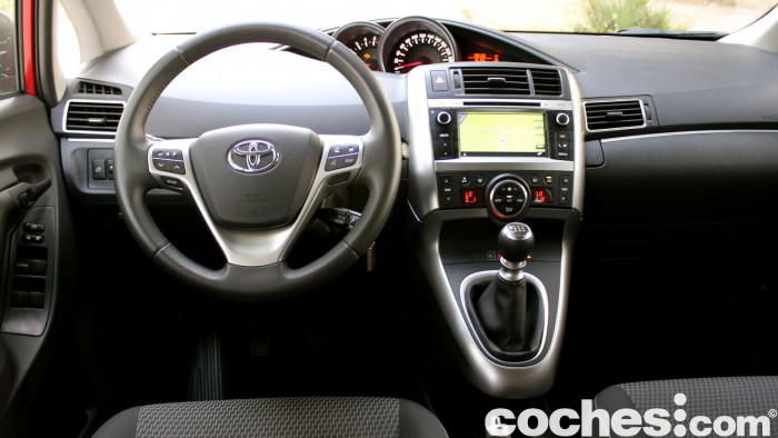 Prueba Toyota Verso 2015 interior 13