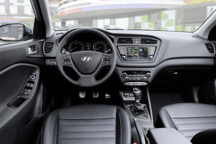 Hyundai i20 Active 2016 interior 01