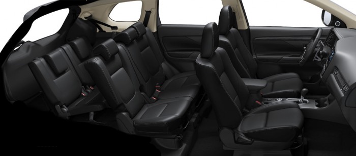 Mitsubishi Outlander 2016 interior 02