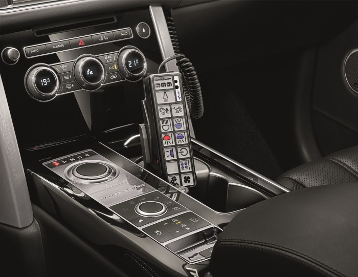 Range Rover Sentinel 2015 interior 01
