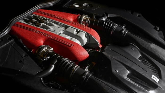 Ferrari F12 Tour de France 2015 motor