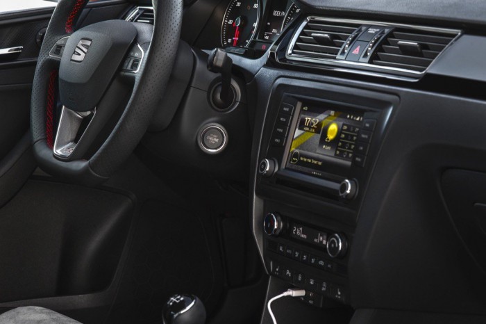 Seat Toledo 2015 interior 01