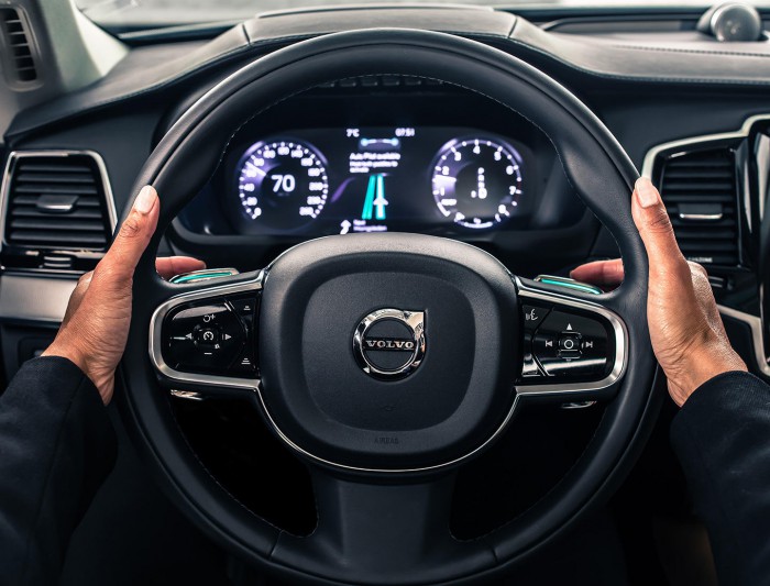 Volvo Intellisafe Auto Pilot interface 10