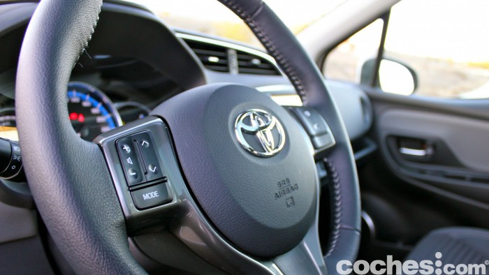 Toyota Yaris Hybrid interior prueba 11