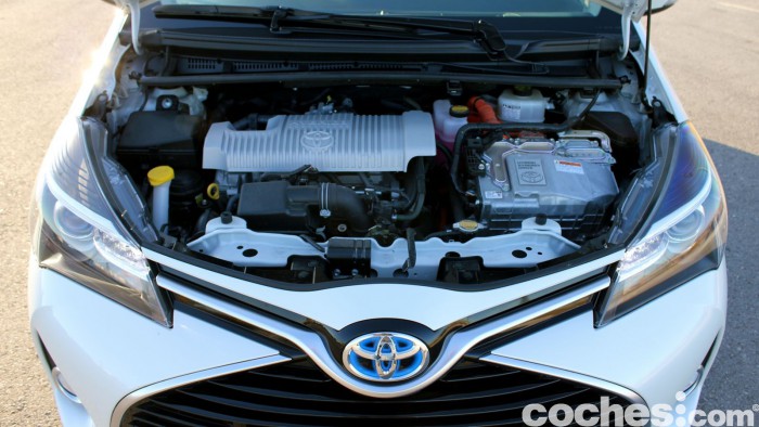 Toyota Yaris Hybrid motor prueba 1