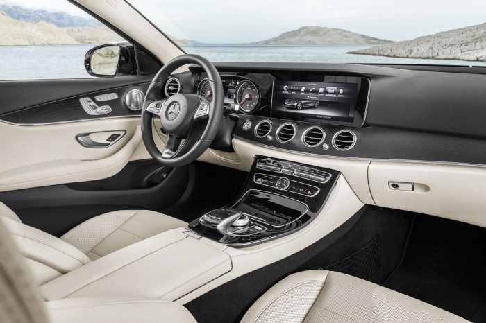 Mercedes-Benz E-Klasse Limousine (W 213) 2016Mercedes-Benz E-Cl