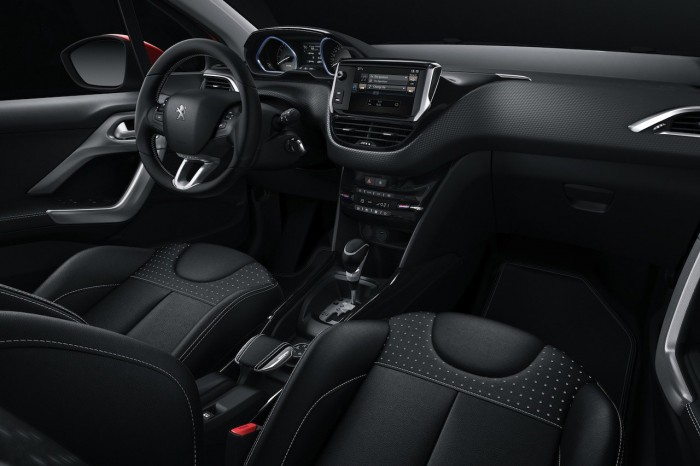 Peugeot 2008 2016 interior 01