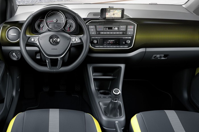 Volkswagen up 2016 interior 03