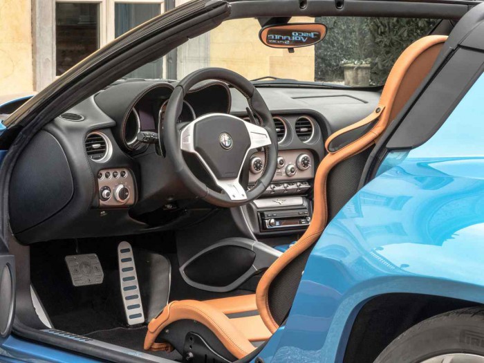 Alfa Romeo Disco Volante Spyder 2016 interior 01