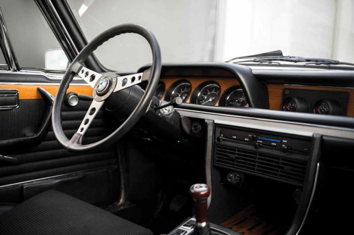 BMW 3.0 CSL 1973 interior 2