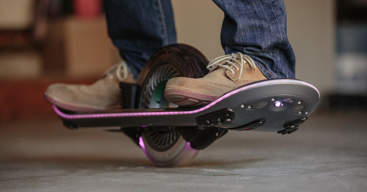 El skate eléctrico más rápido del mundo alcanza más de 130 km/h