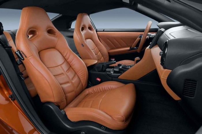Nissan GT-R 2017 interior 3