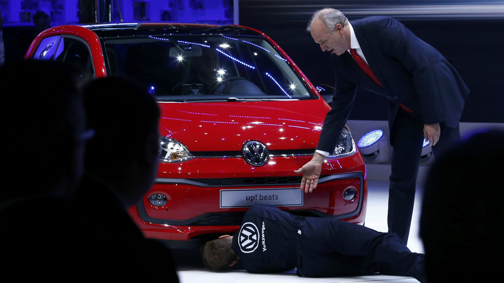boicot presentación del nuevo up! de Volkswagen en salón automóvil Ginebra 2016