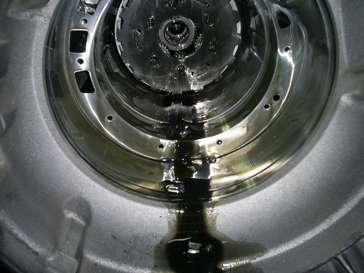 Los otros líquidos del coche (más allá del aceite)