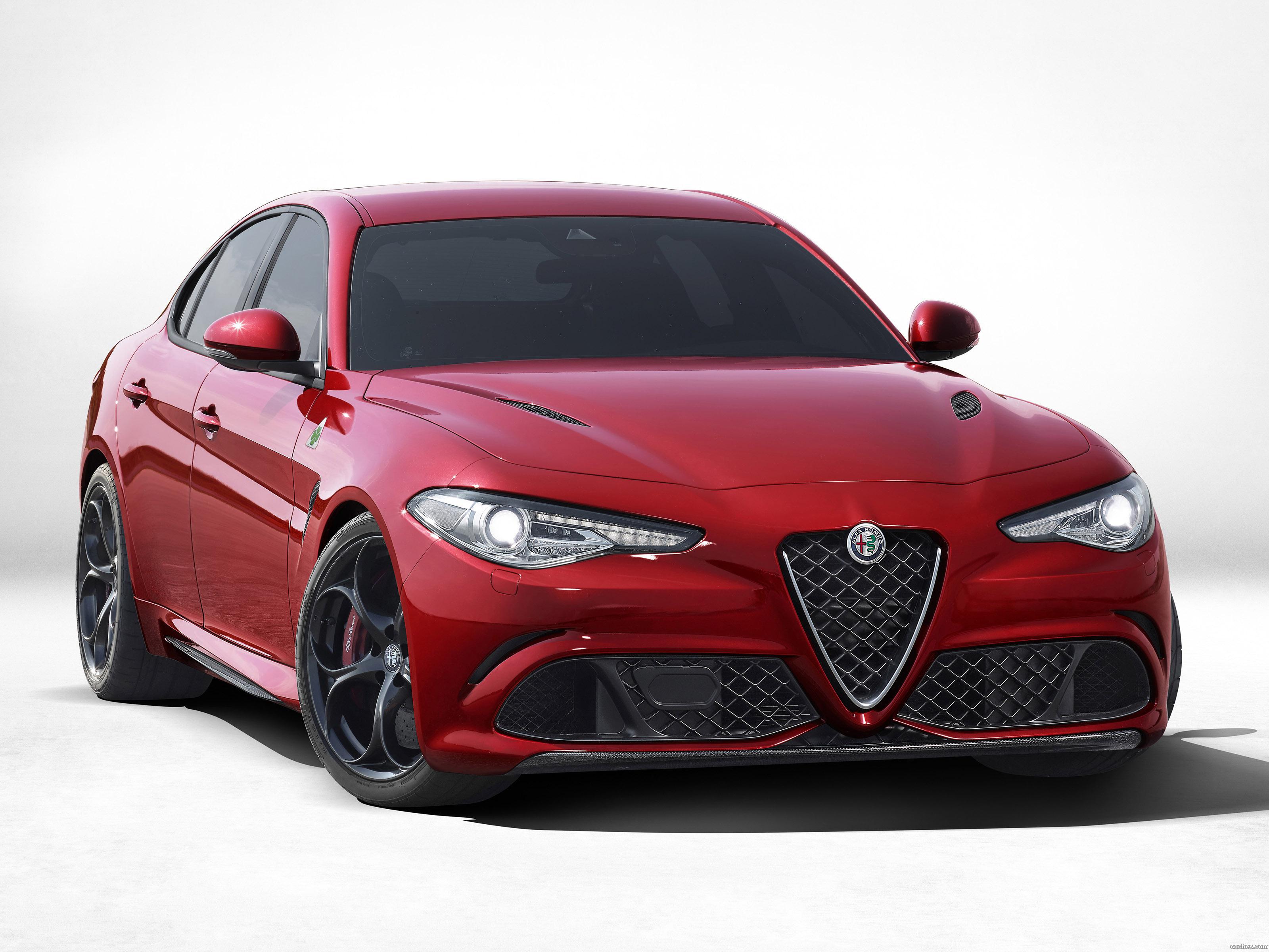 alfa_giulia-quadrifoglio-2015_r3.jpg