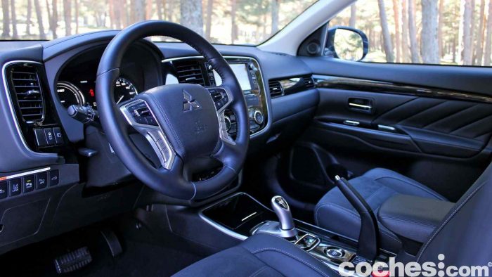 Mitsubishi Outlander PHEV 2016 prueba interior 04