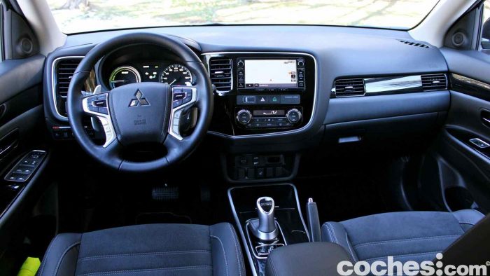 Mitsubishi Outlander PHEV 2016 prueba interior 05