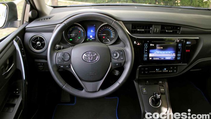 Toyota Auris Hybrid 2016 prueba 08