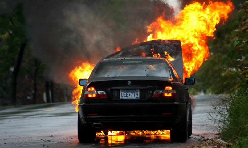 Qué Hacer Si Tu Coche Sufre Un Incendio