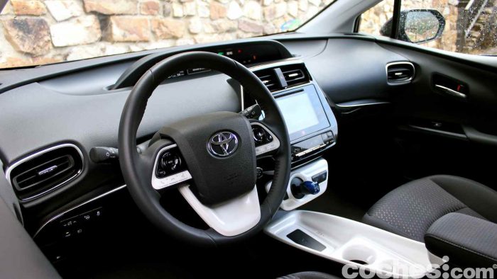 Toyota Prius 2015 interior prueba 01
