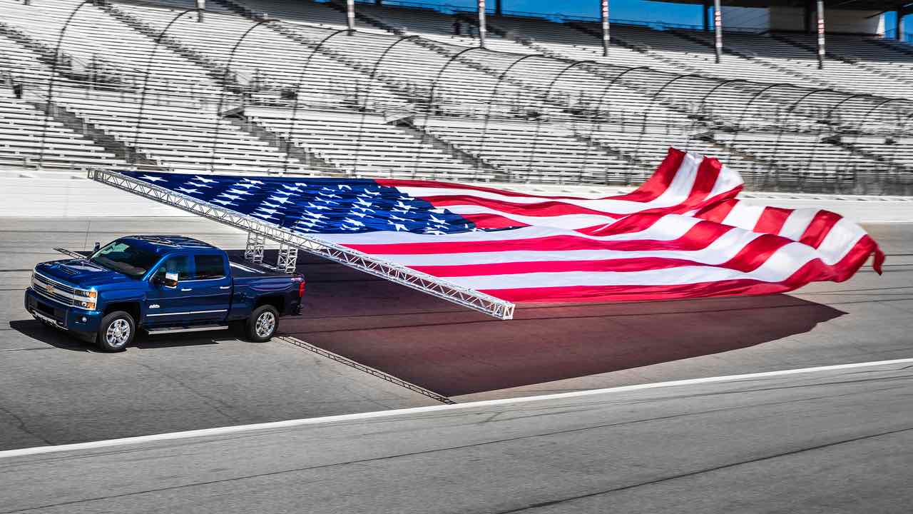 Chevrolet Silverado 2017 bandera USA gigante