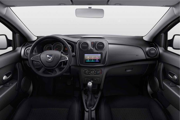 Dacia Sandero 2017 interior - 1
