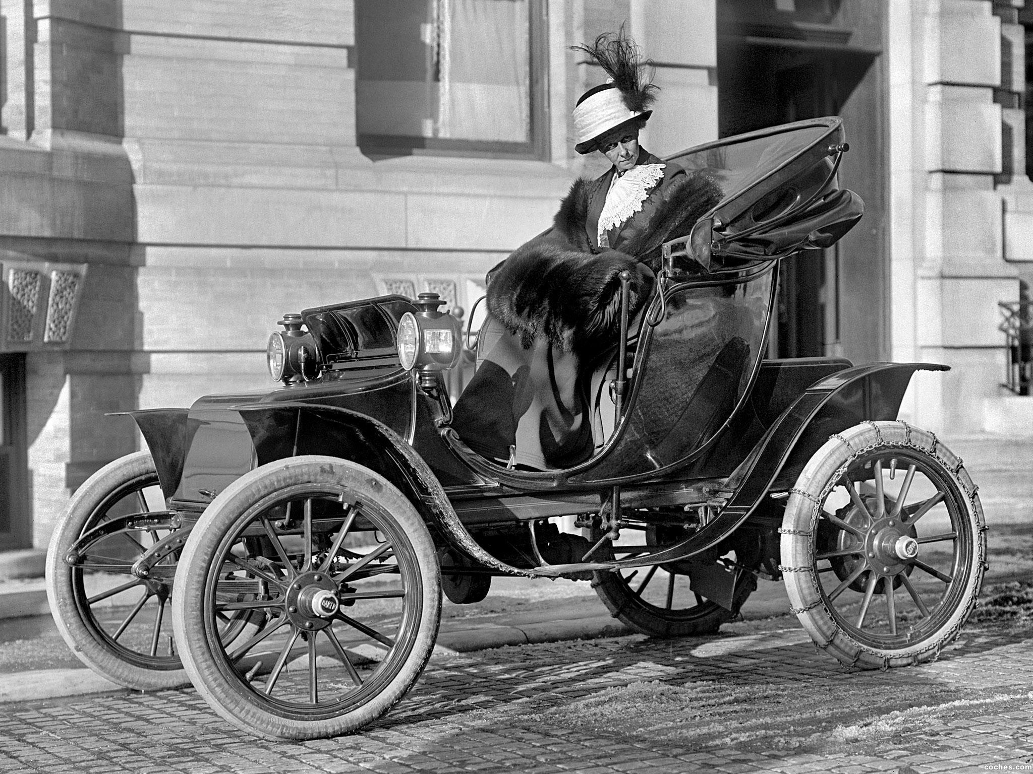 Картинки первый первая первое. Первый автомобиль. Исторические автомобили. История автомобилей. Машины 18 века.