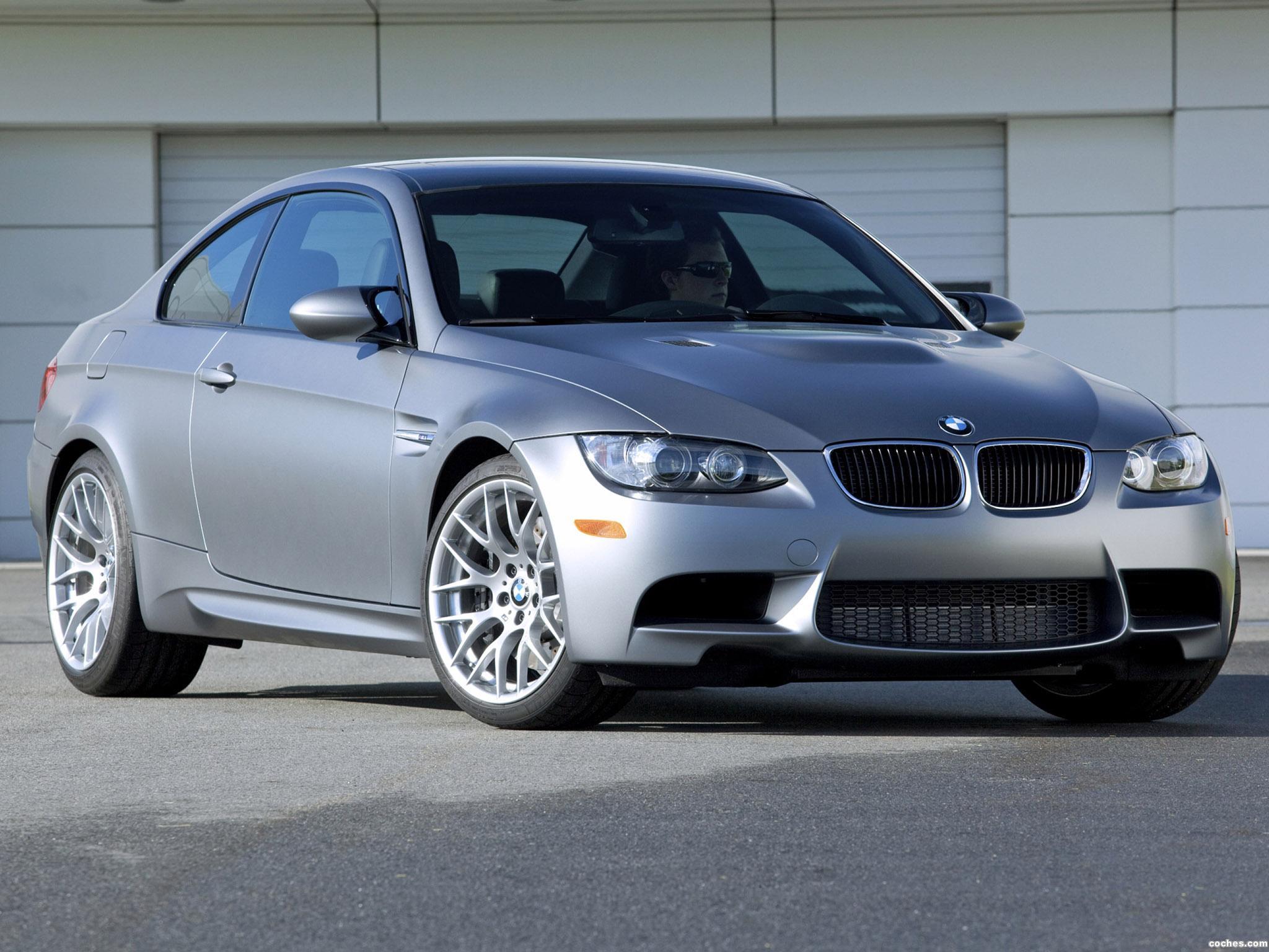 bmw_m3-frozen-gray-coupe-2010_r14.jpg