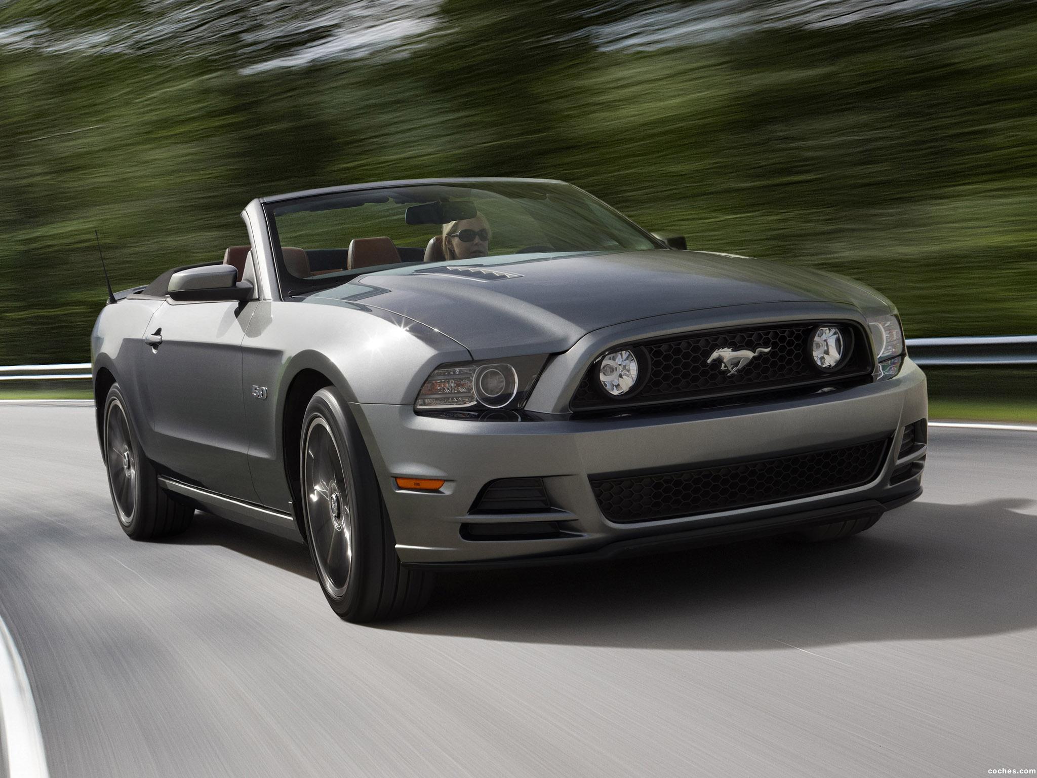 ford_mustang-5-0-gt-convertible-2012_r4.jpg