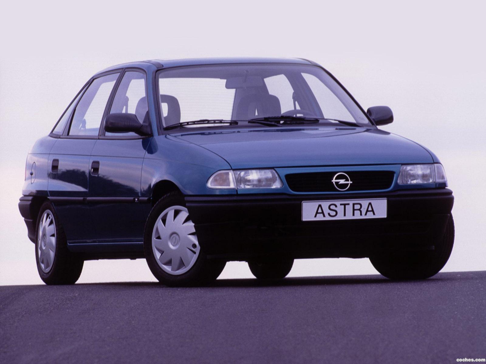opel_astra-sedan-f-1994-98_r1.jpg