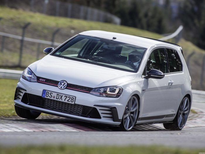 volkswagen_golf gti clubsport s 2016_r16 700x525